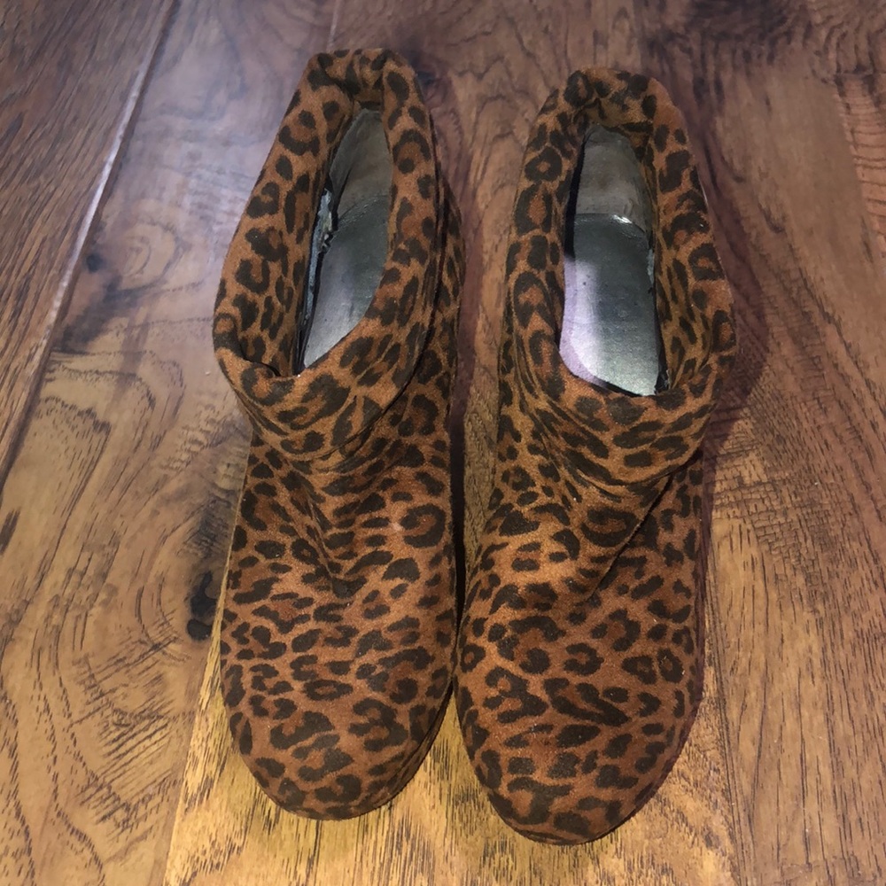 Gianni Bini Leopard Slouch Wedge Ankle Boots 7